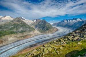 15147632-mountainous-5942962